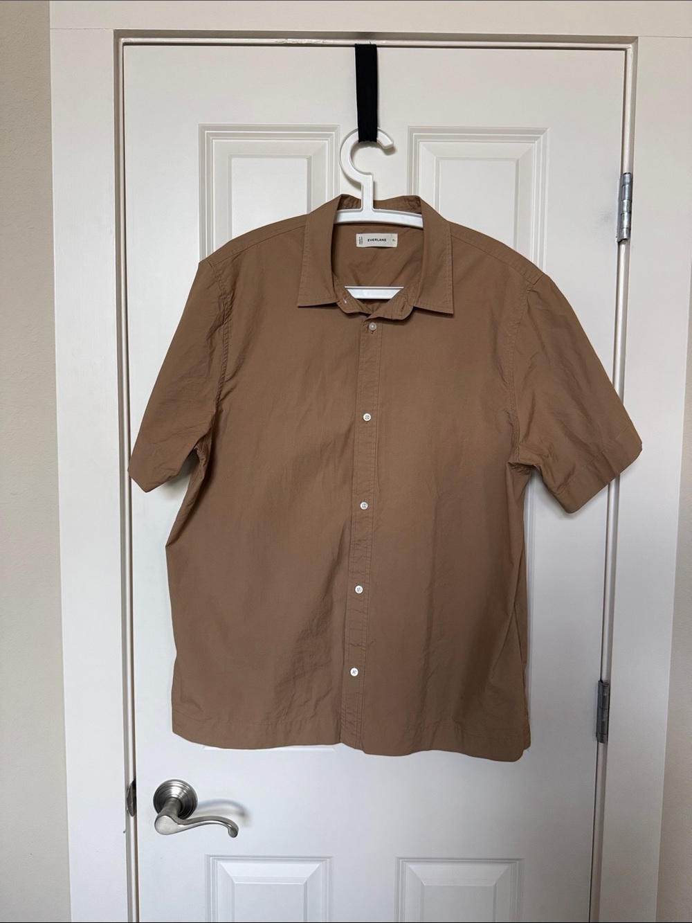 Everlane Casual Short-Sleeve Button-Down Shirt in Brown Tan